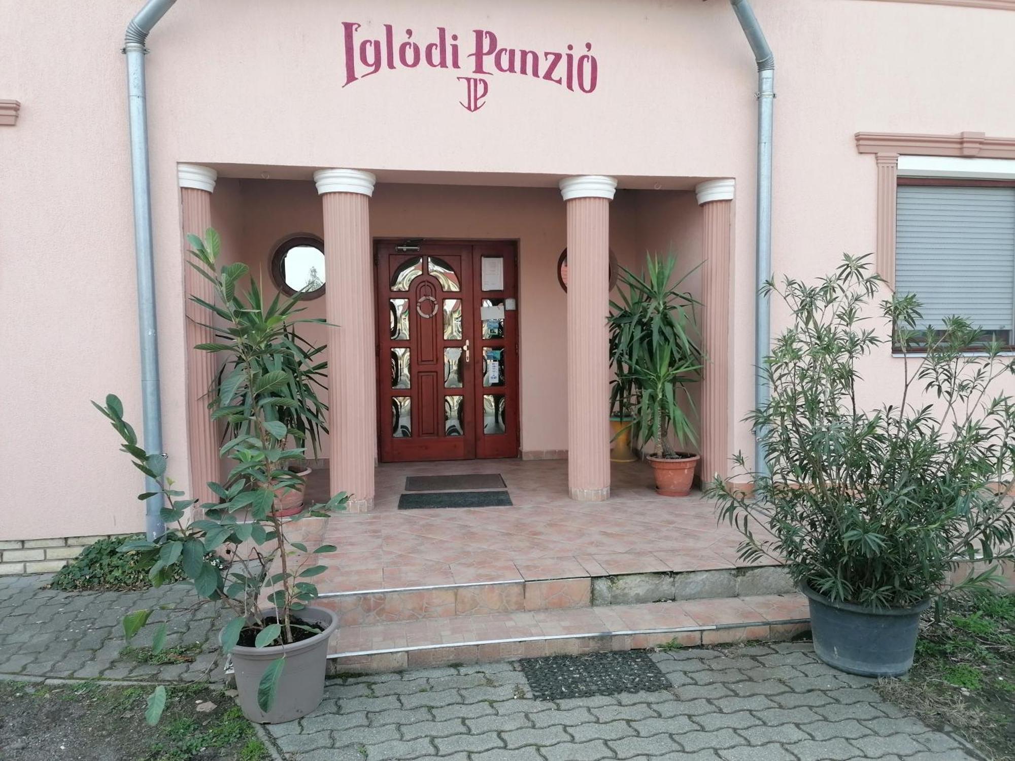 Hotel Iglodi Panzio Kunszentmárton Exteriér fotografie