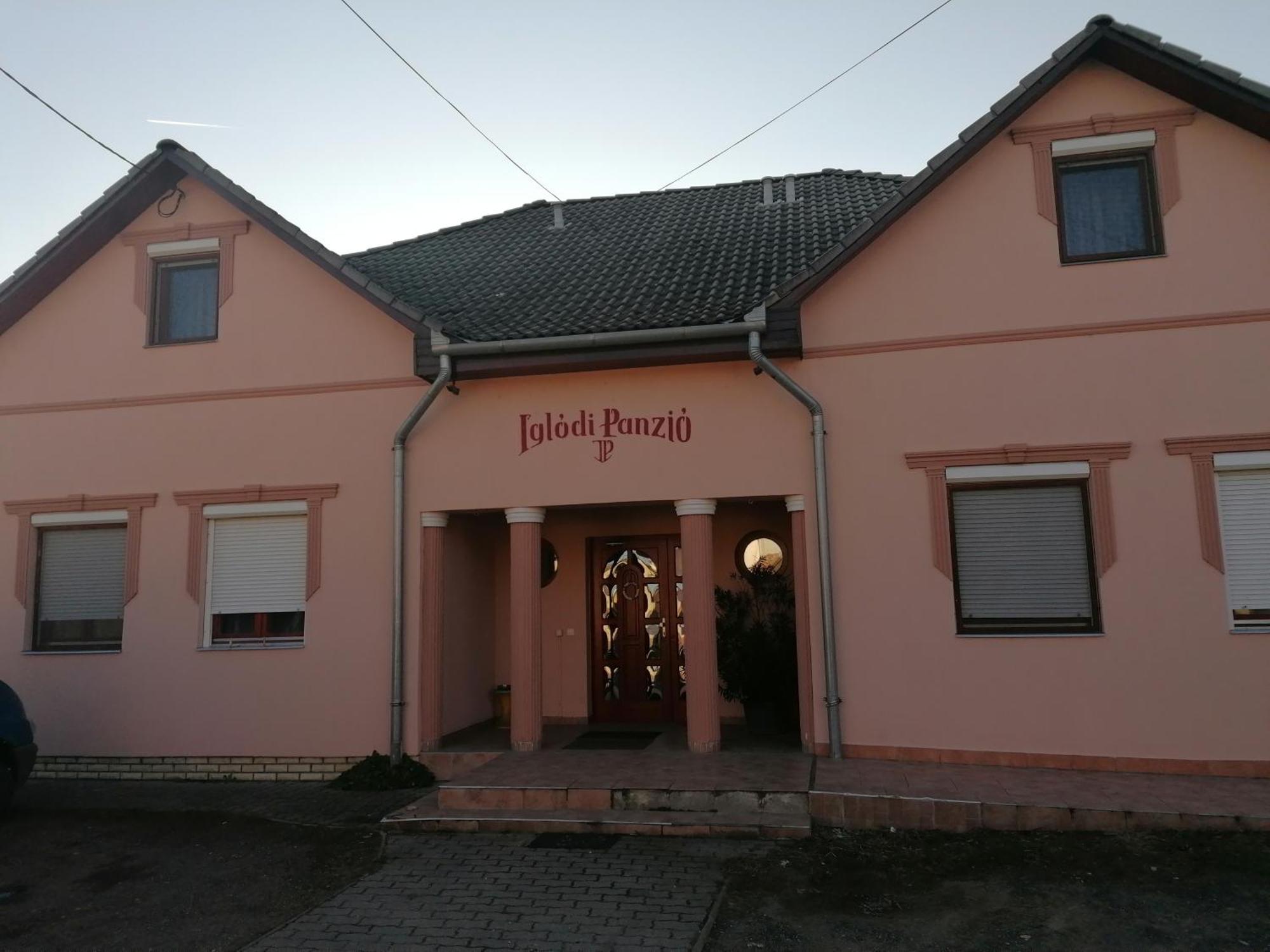 Hotel Iglodi Panzio Kunszentmárton Exteriér fotografie
